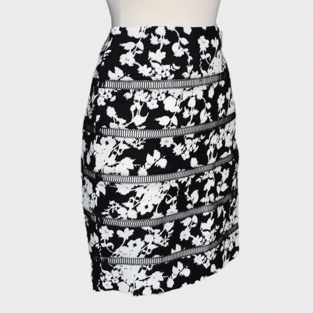 White House Black Market Floral Lattice Pencil‎ Skirt